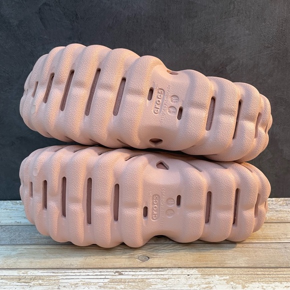 Crocs Echo Slide - Picture 15 of 16